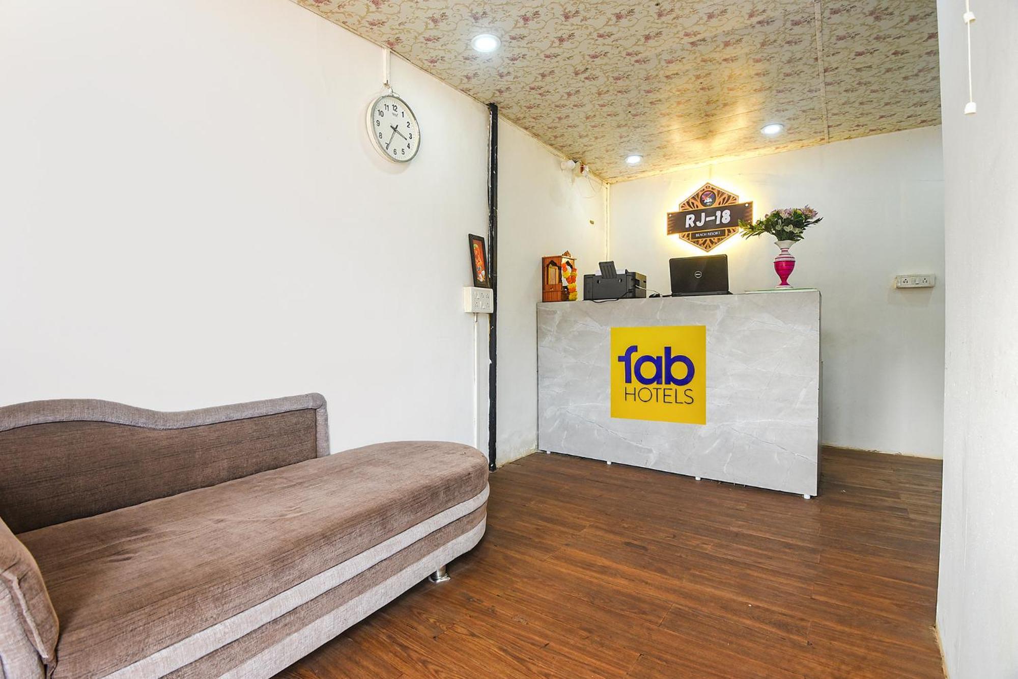 Fabhotel Dolphin Resort باغا المظهر الخارجي الصورة